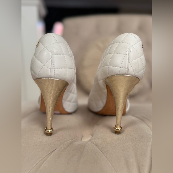 SOLD!!! CHANEL CC Quilted White\Gold Heels - Picture 5 of 5
